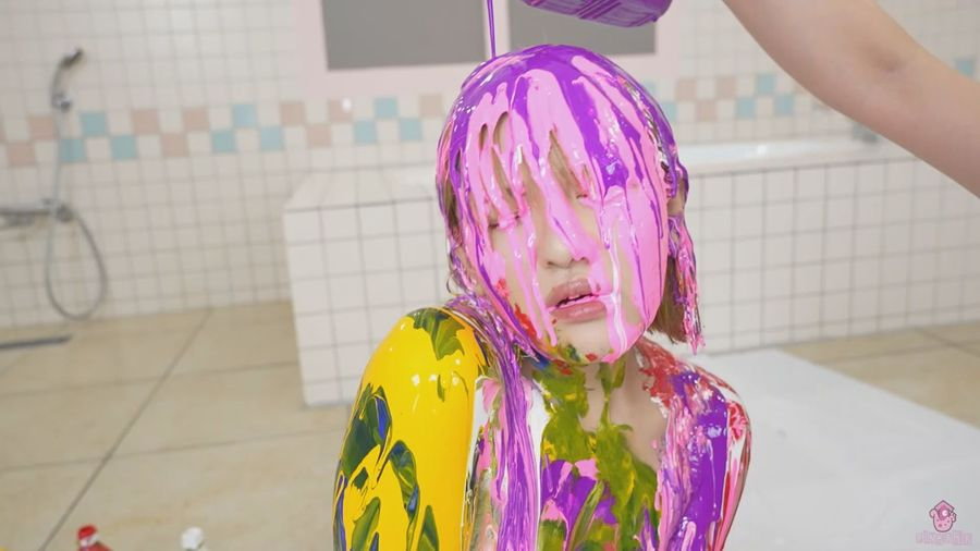 ペイントプレミアム 04 史上最高の絵の具メッシー 春日えな